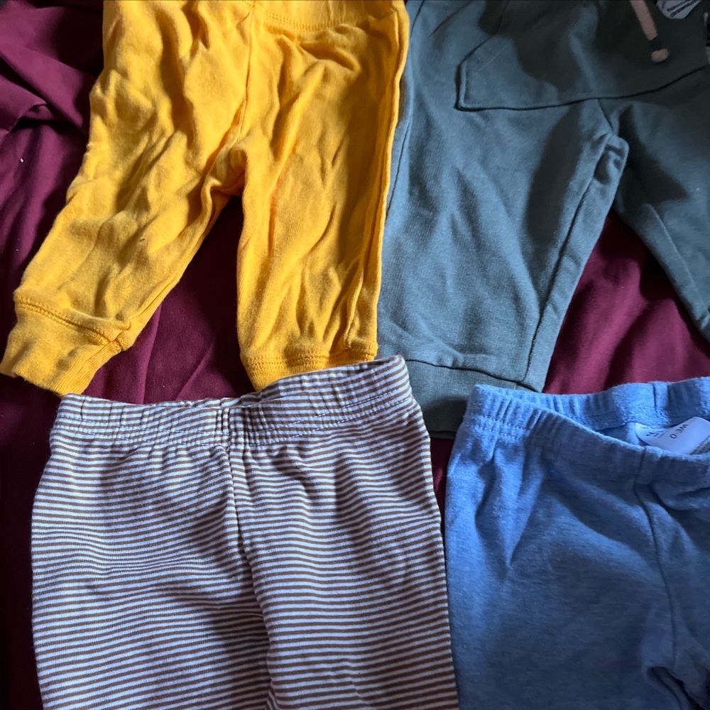 There baby boy joggers 0-3months